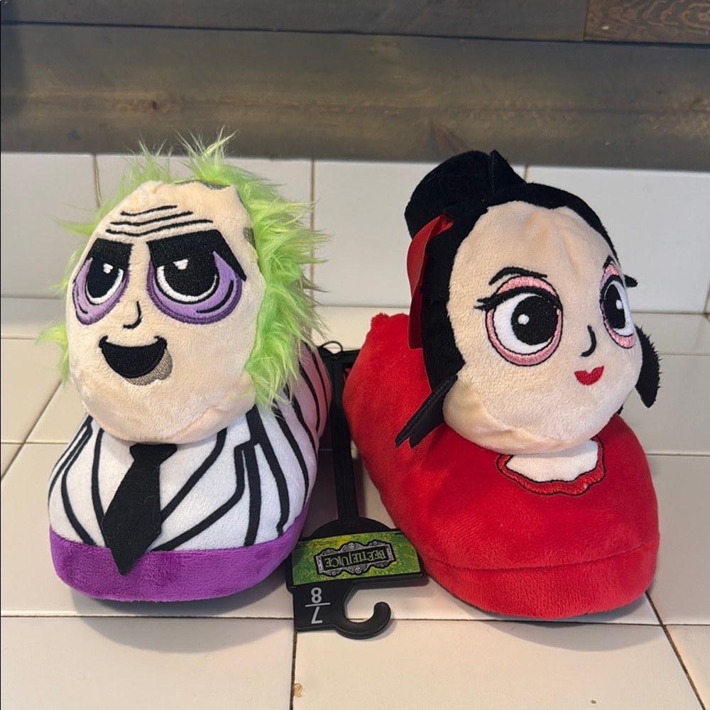 NWT Beetlejuice Women's Slippers Size 7/8